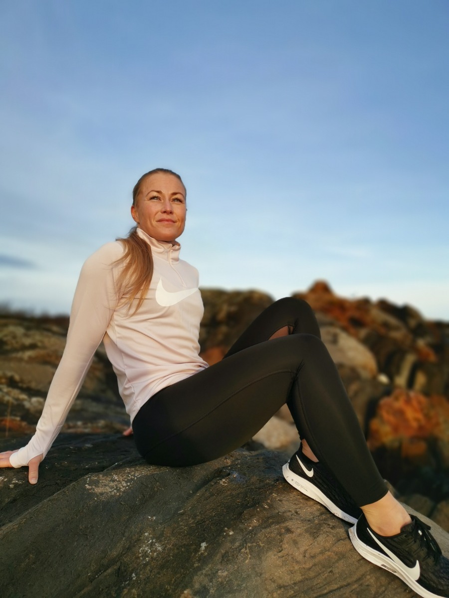 Nike Swoosh Midlayer Run Barely Rose/ White