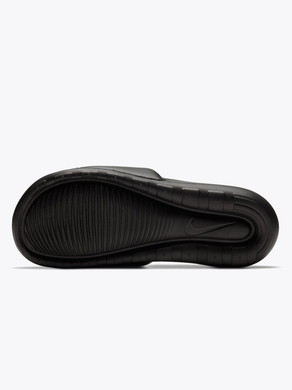 Nike Victori One Black / Metallic Red Bronze