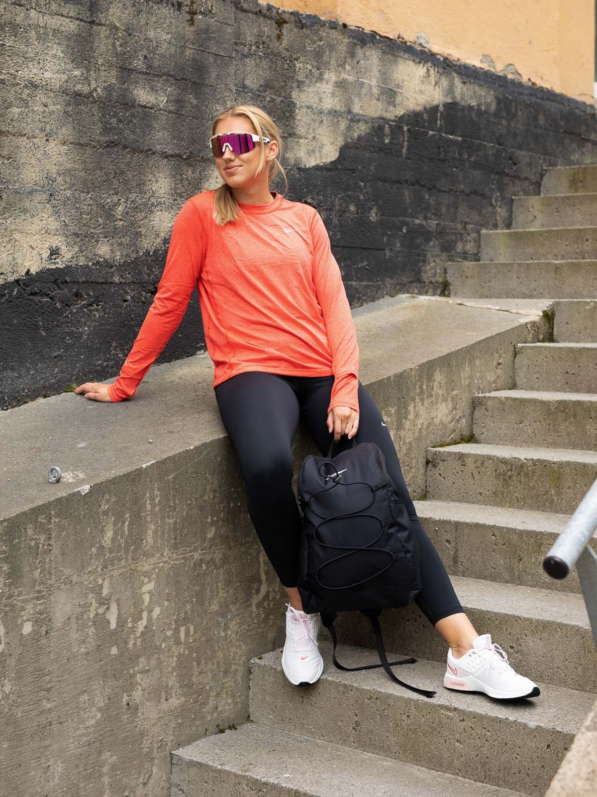 Nike Element Long Sleeve Korall