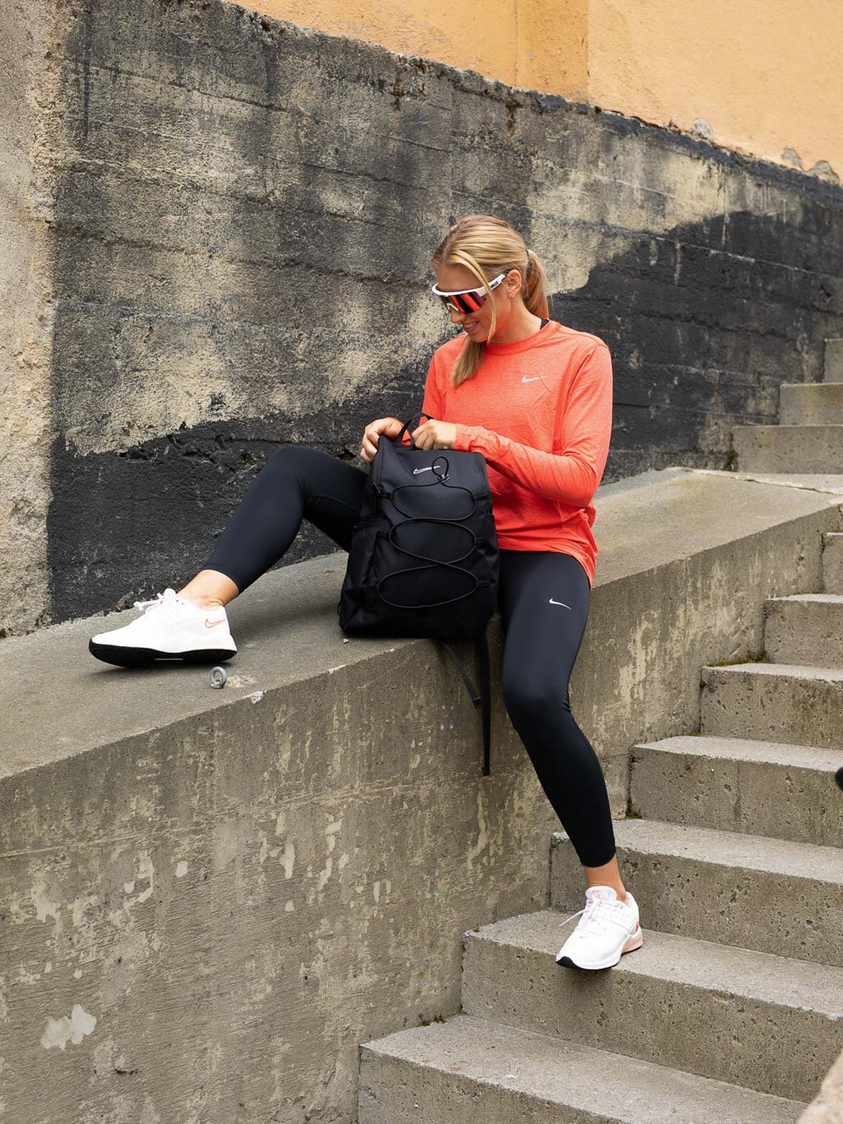 Nike Element Long Sleeve Korall