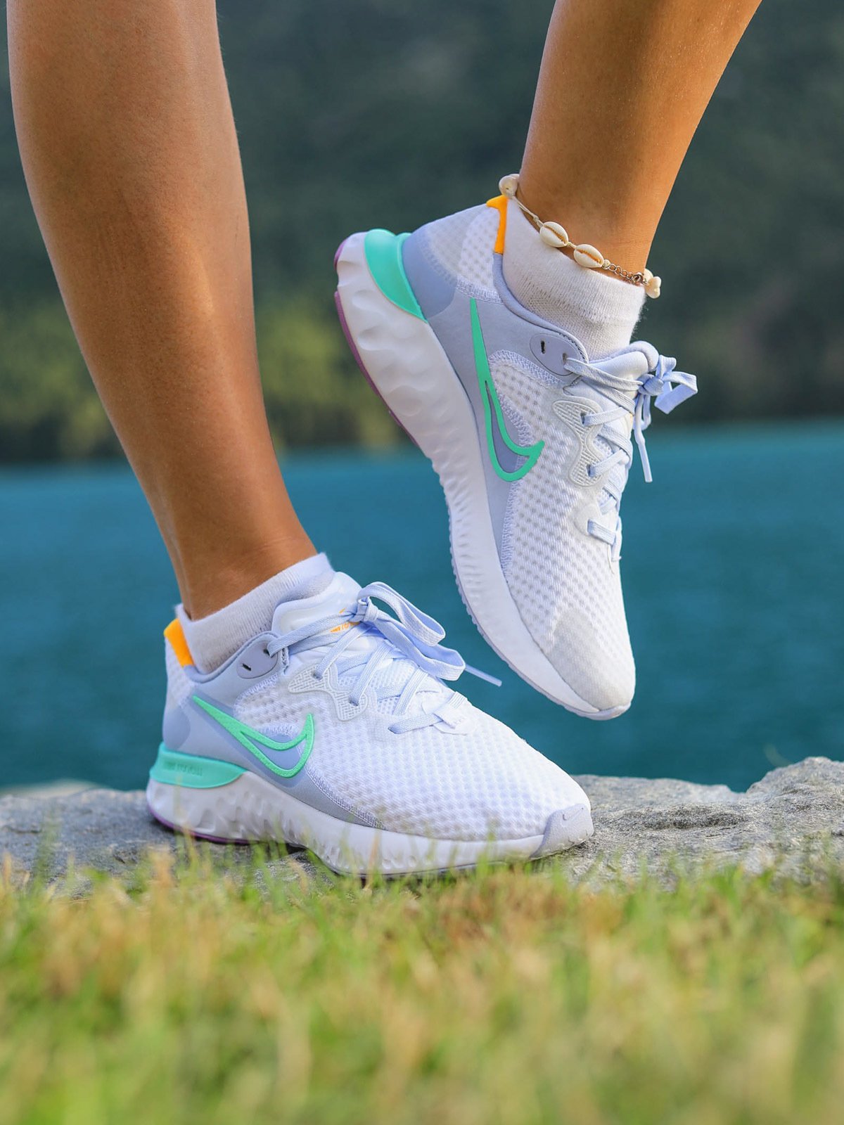 Nike Renew Run 2 White/ Green Glow-Ghost-Summit White