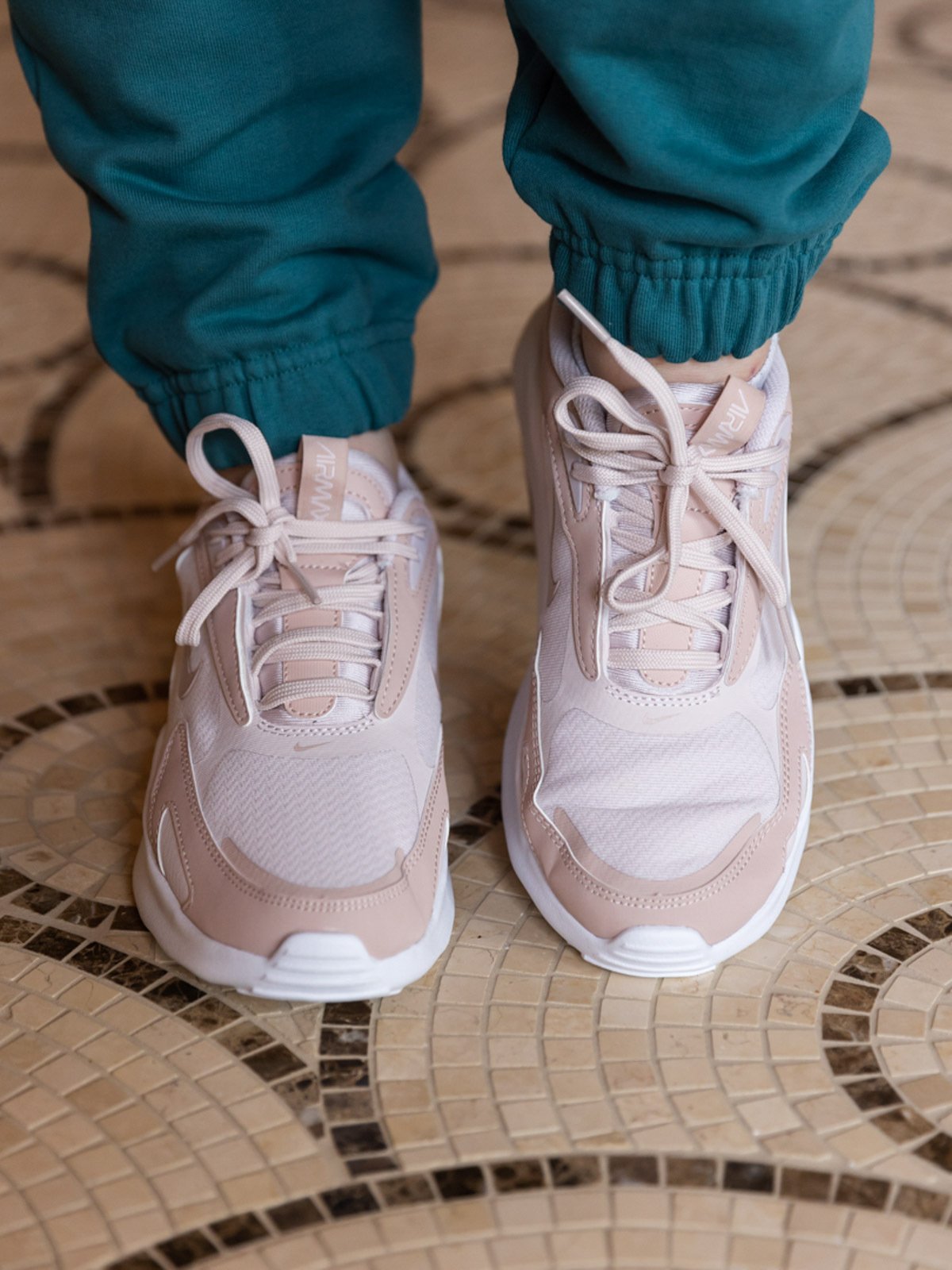 Nike Air Max Bolt Barely Rose / Pink Oxford / White
