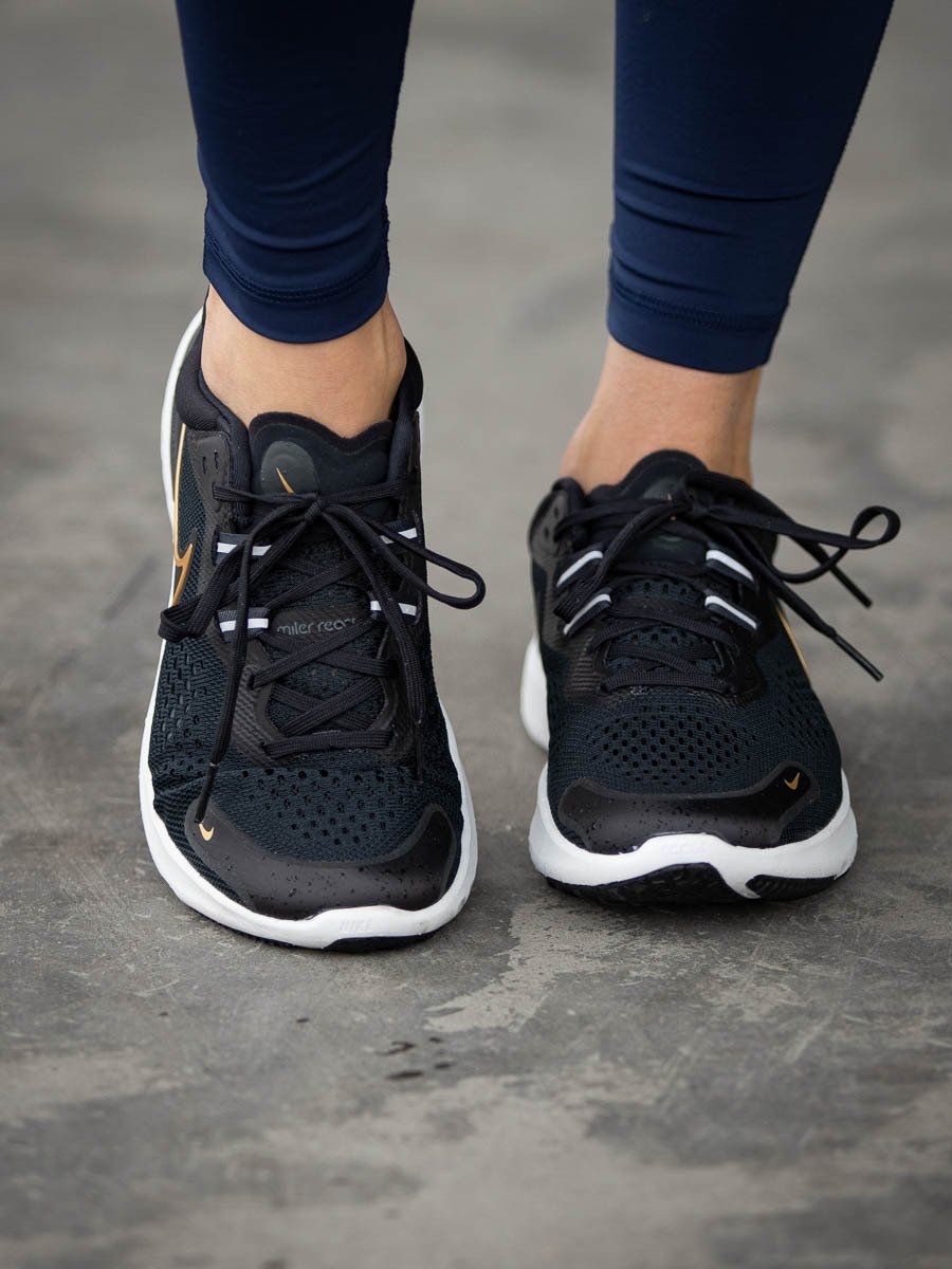 Nike React Miler 2 Black/ Metallic Golf / Dark Smoke Grey