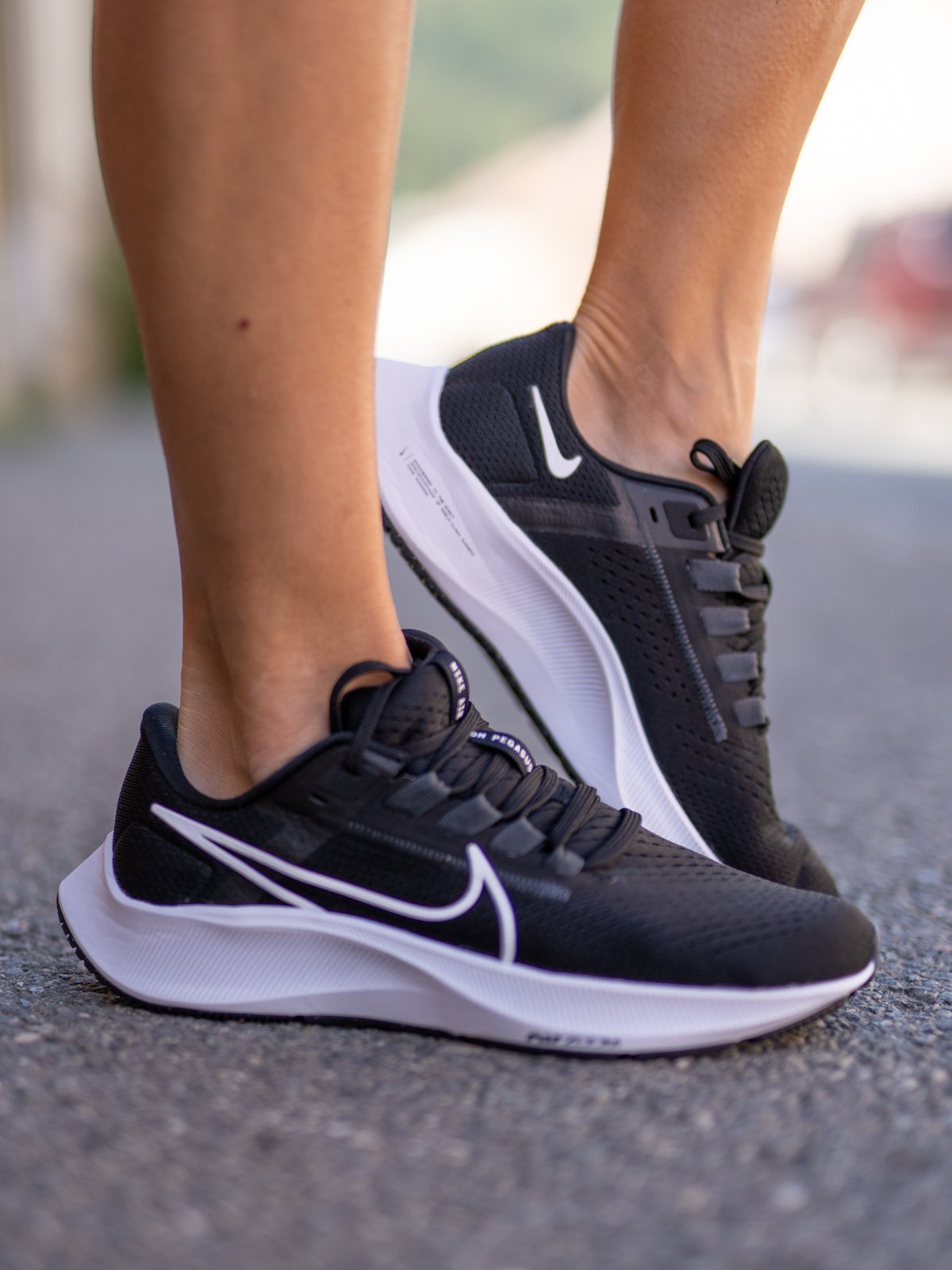 Nike Air Zoom Pegasus 38 Black/ White-Anthracite-Volt