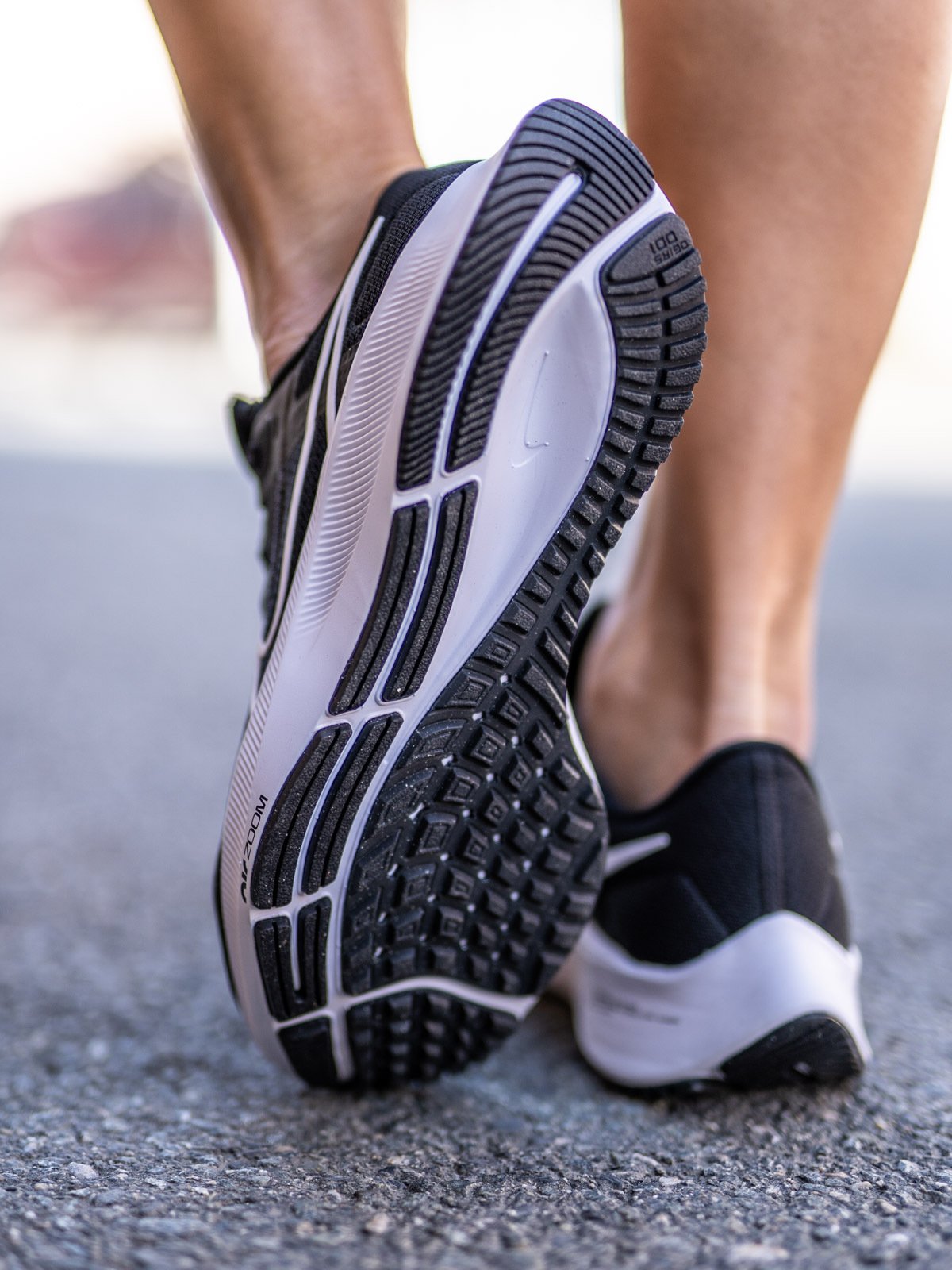 Nike Air Zoom Pegasus 38 Black/ White-Anthracite-Volt