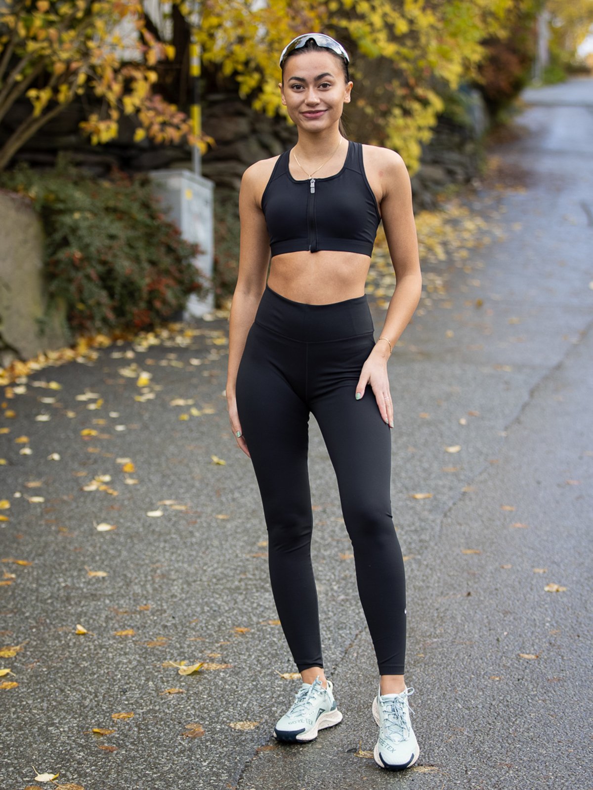 Nike DF Swoosh Zip-Front Bra Svart/Hvit