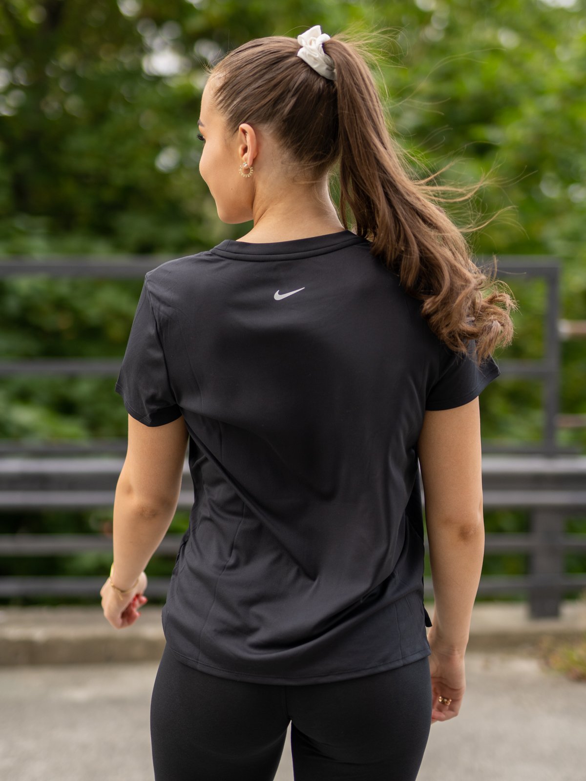 Nike Dri Fit Swoosh Run Short Sleeve Top Black/ White