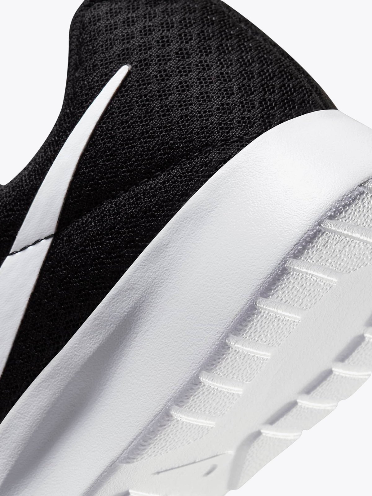 Nike Tanjun Svart/Barely Volt/Svart/Hvit