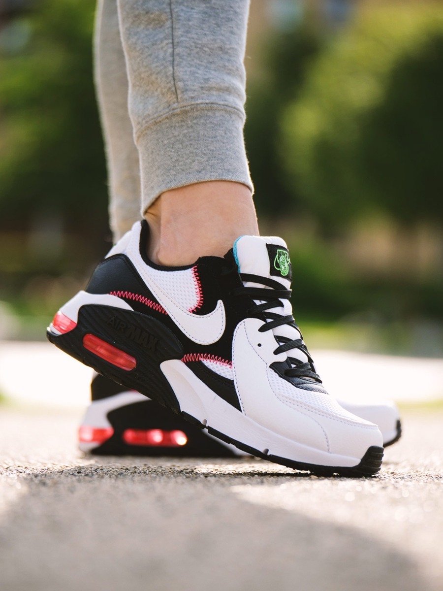 Nike Air Max Excee White / Black-Flash-Crimson