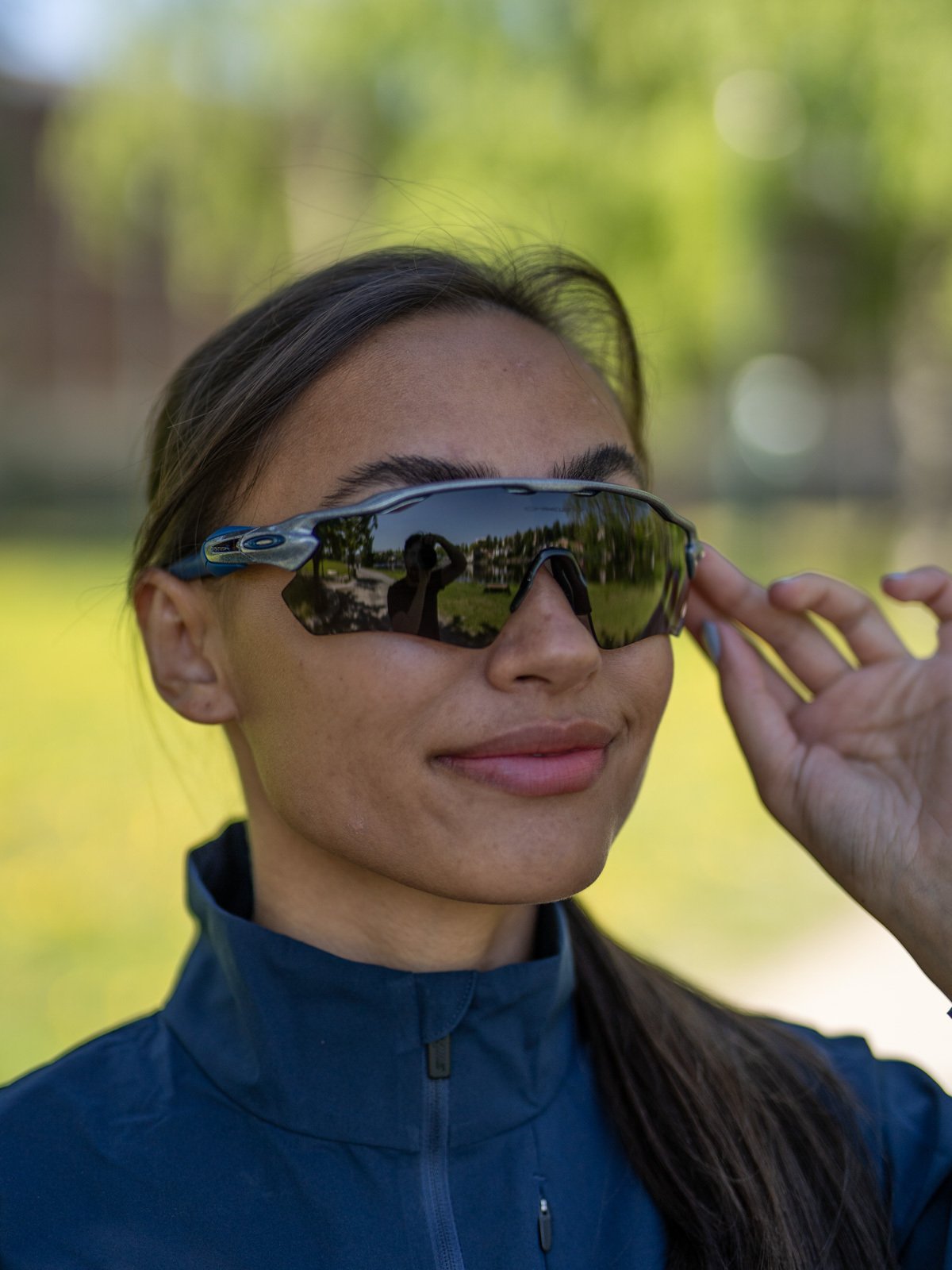 Oakley Radar Ev Path Holographic / Brilleglassfarge: Prizm Grey / Lysgjennomslipp: 17%