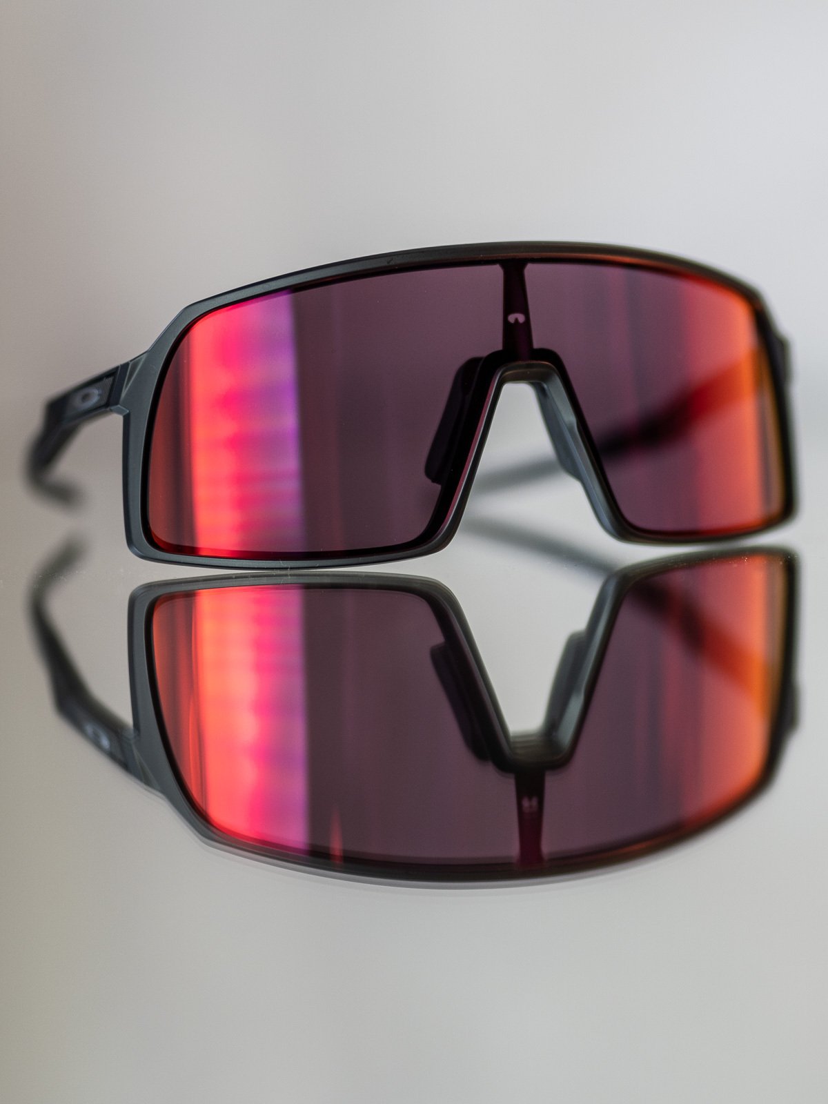 Oakley Sutro Matte Black / Brilleglassfarge: Prizm Road / Lysgjennomslipp: 20%