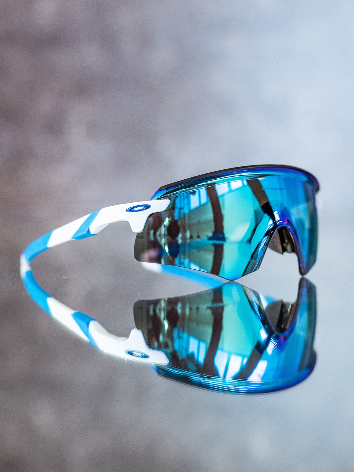 Oakley Encoder Polished White / Brilleglass: Prizm Sapphire / Lysgjennomslipp: 12%