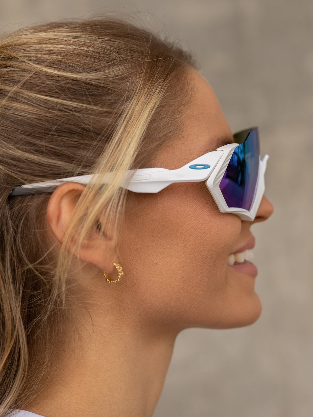 Oakley Flight Jacket Matte White / Brilleglassfarge: Prizm Sapphire / Lysgjennomslipp: 12%