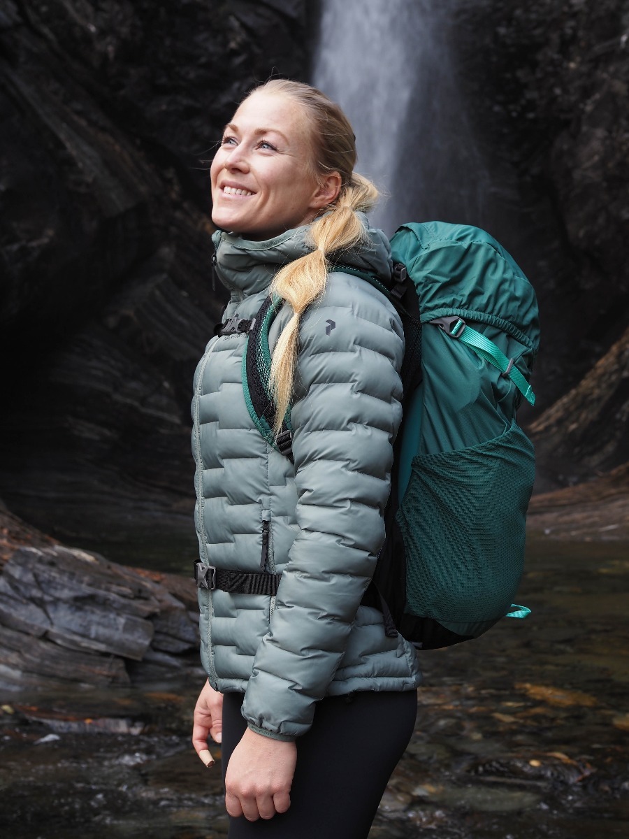 Peak Performance Argon Light Hood Jacket Fells View