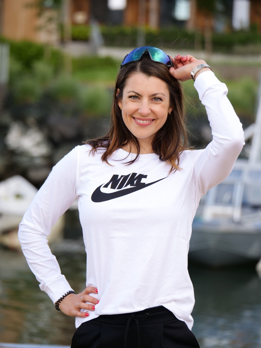 Nike Essential Long Sleeve Tee White