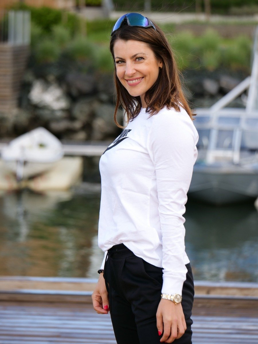 Nike Essential Long Sleeve Tee White