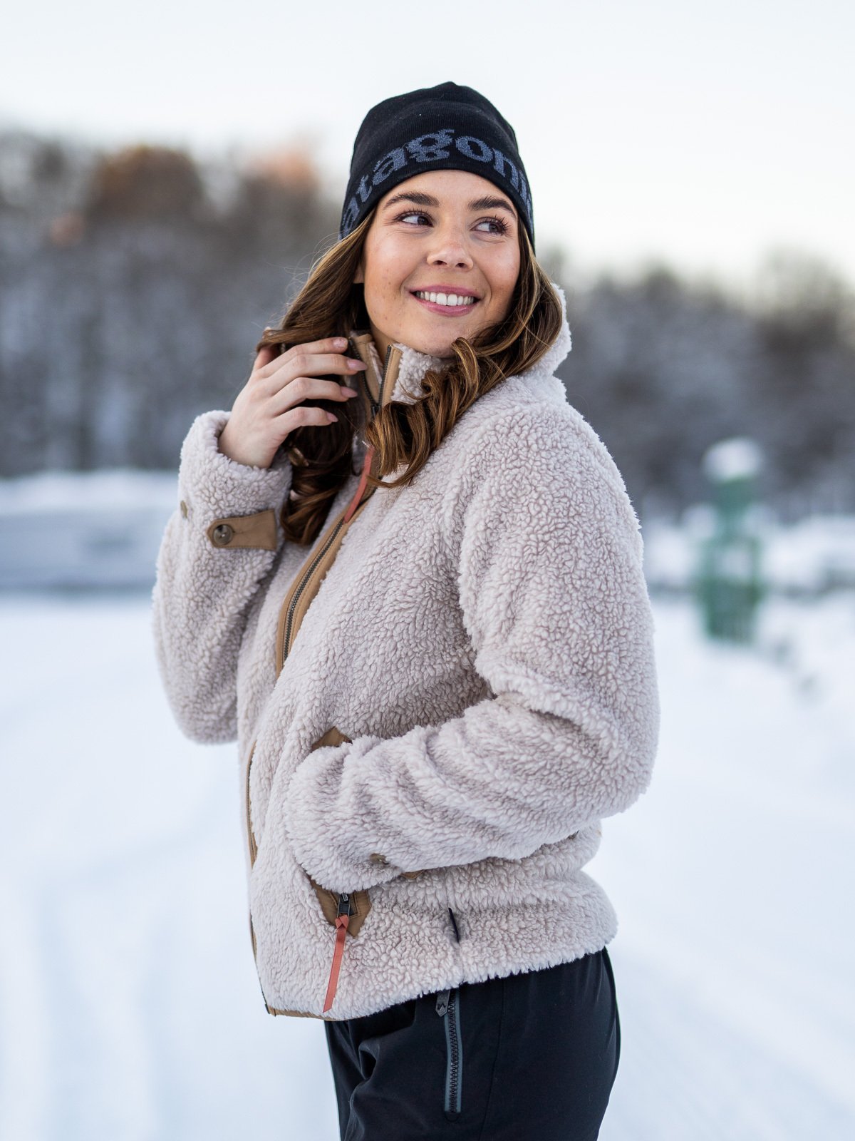 Patagonia Women's Divided Sky Jacket Natural w/Bearfoot Tan