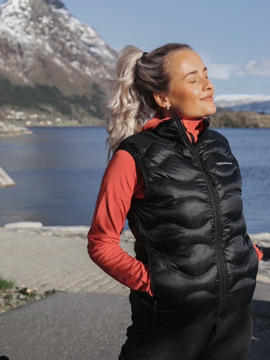 Peak Performance Helium Vest Black