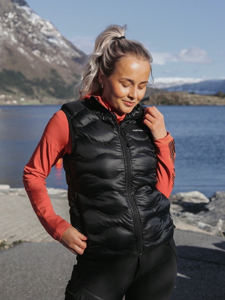 Peak Performance Helium Vest Black