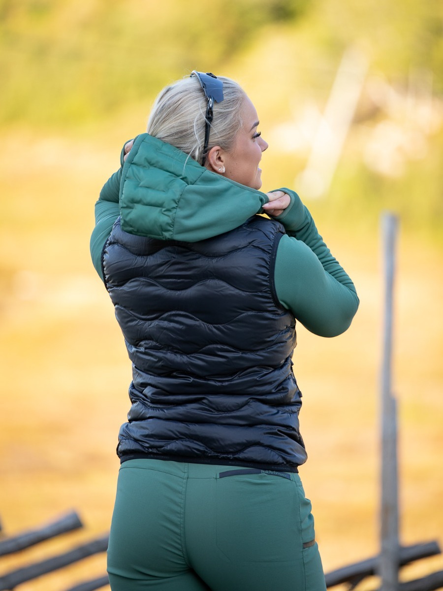 Peak Performance Helium Vest Black