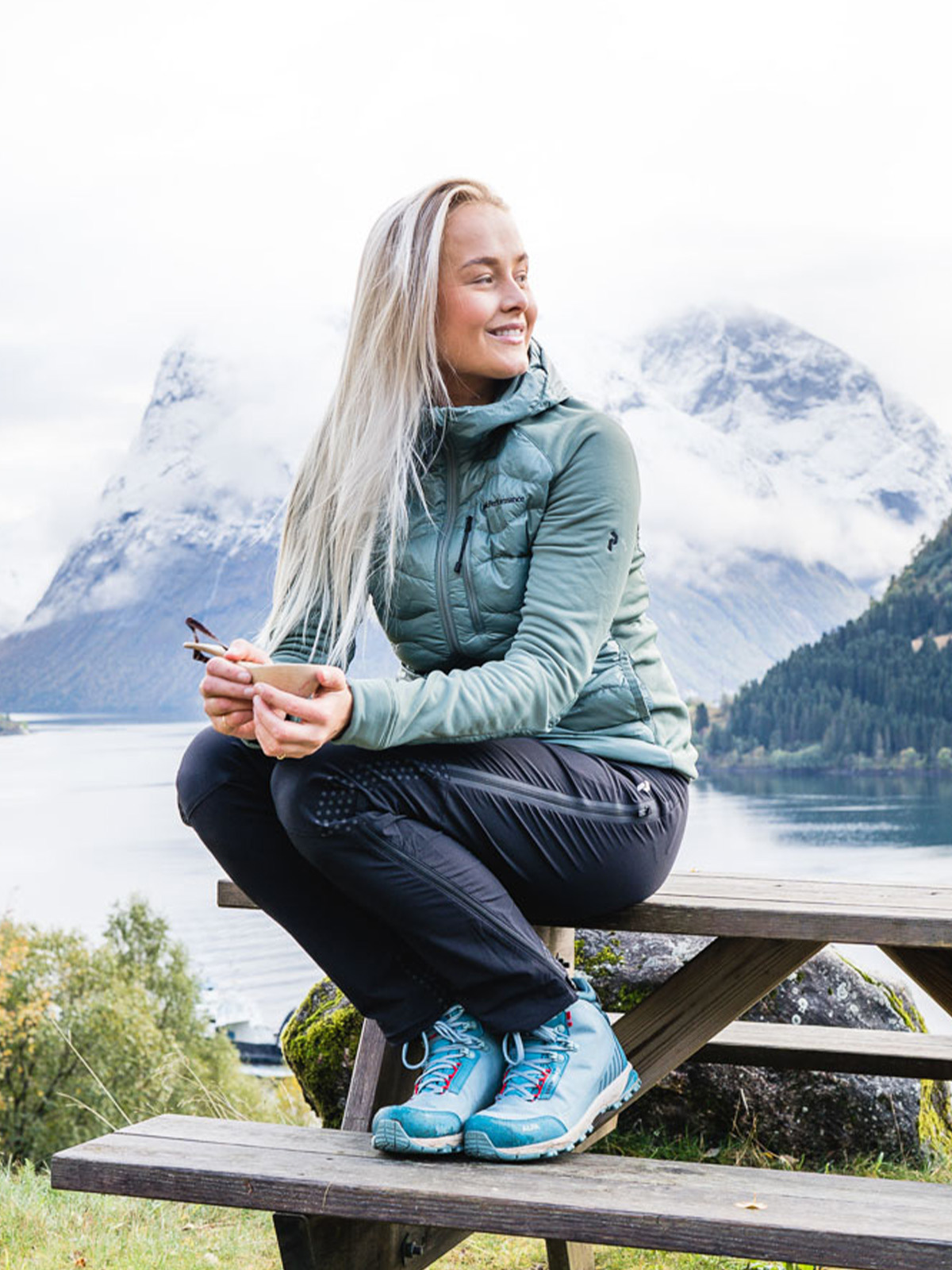 Peak Performance Helium Hybrid Hood Jacket Fells view