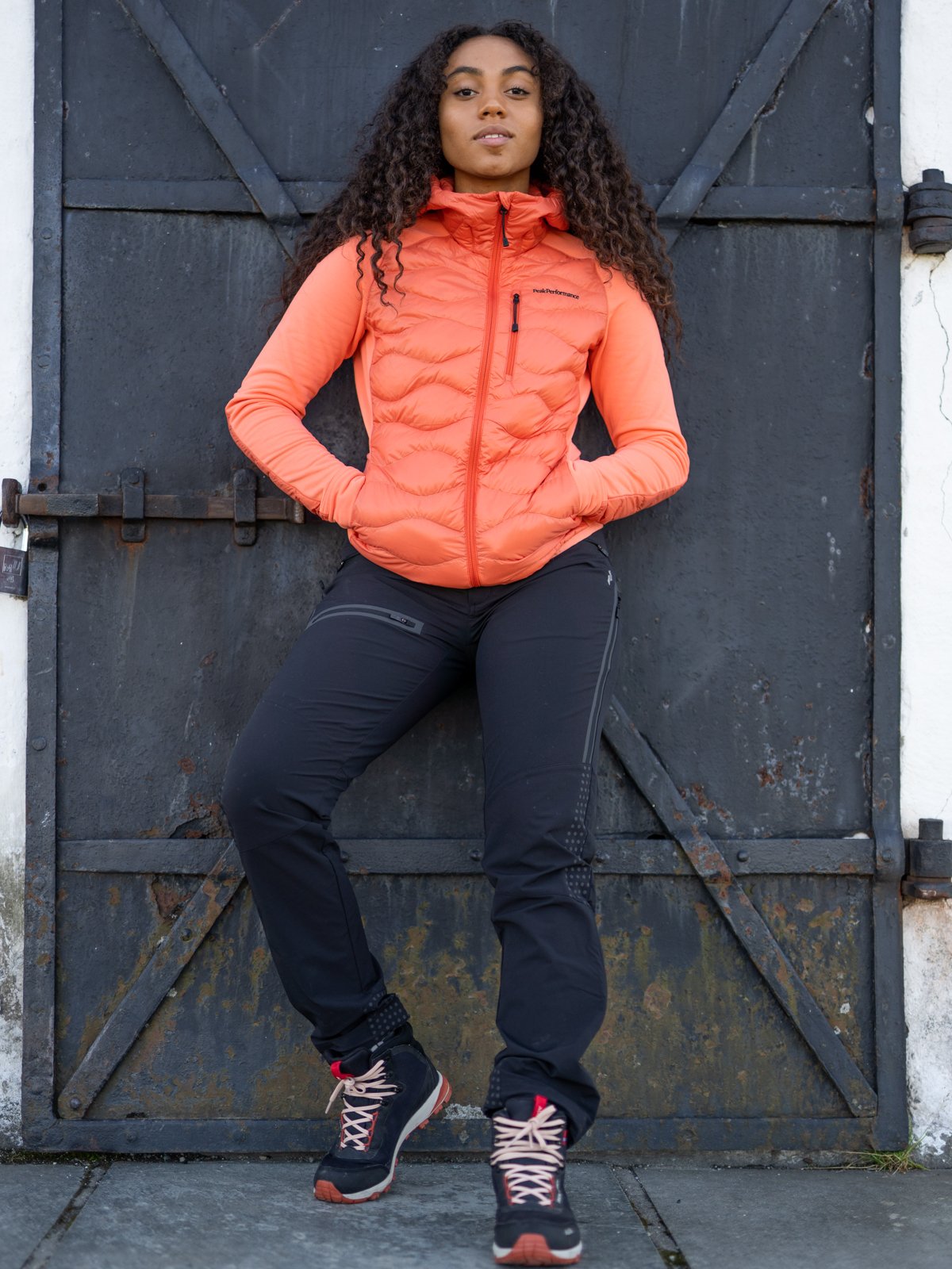 Peak Performance Helium Hybrid Hood Jacket Zeal Orange