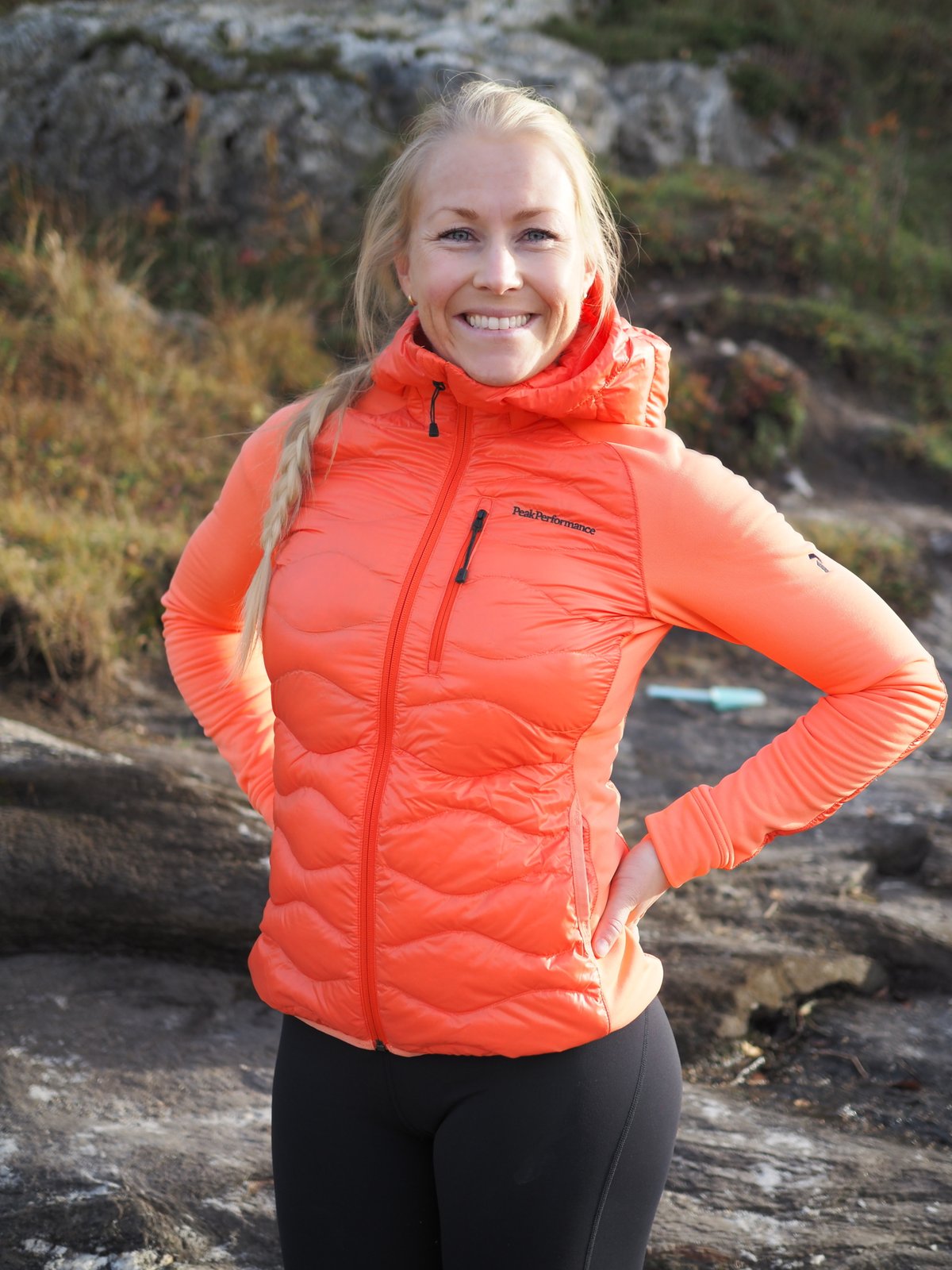 Peak Performance Helium Hybrid Hood Jacket Zeal Orange