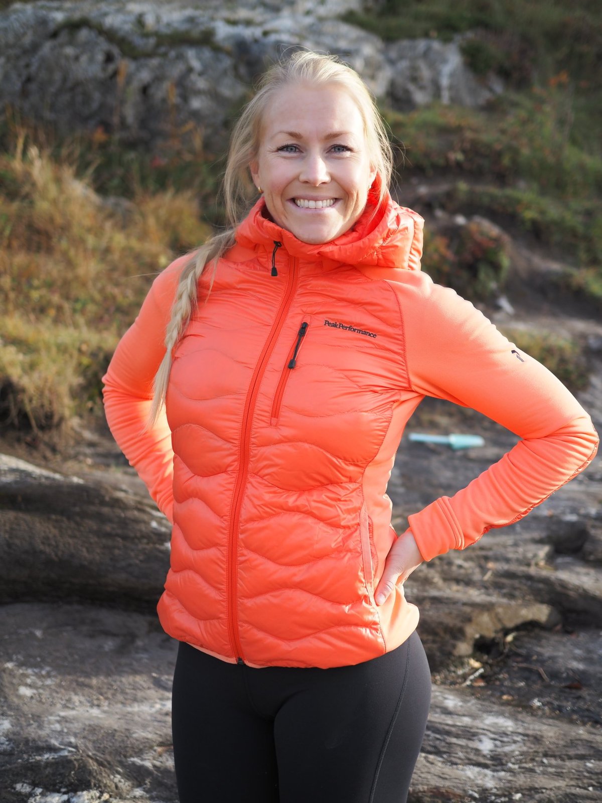 Peak Performance Helium Hybrid Hood Jacket Zeal Orange