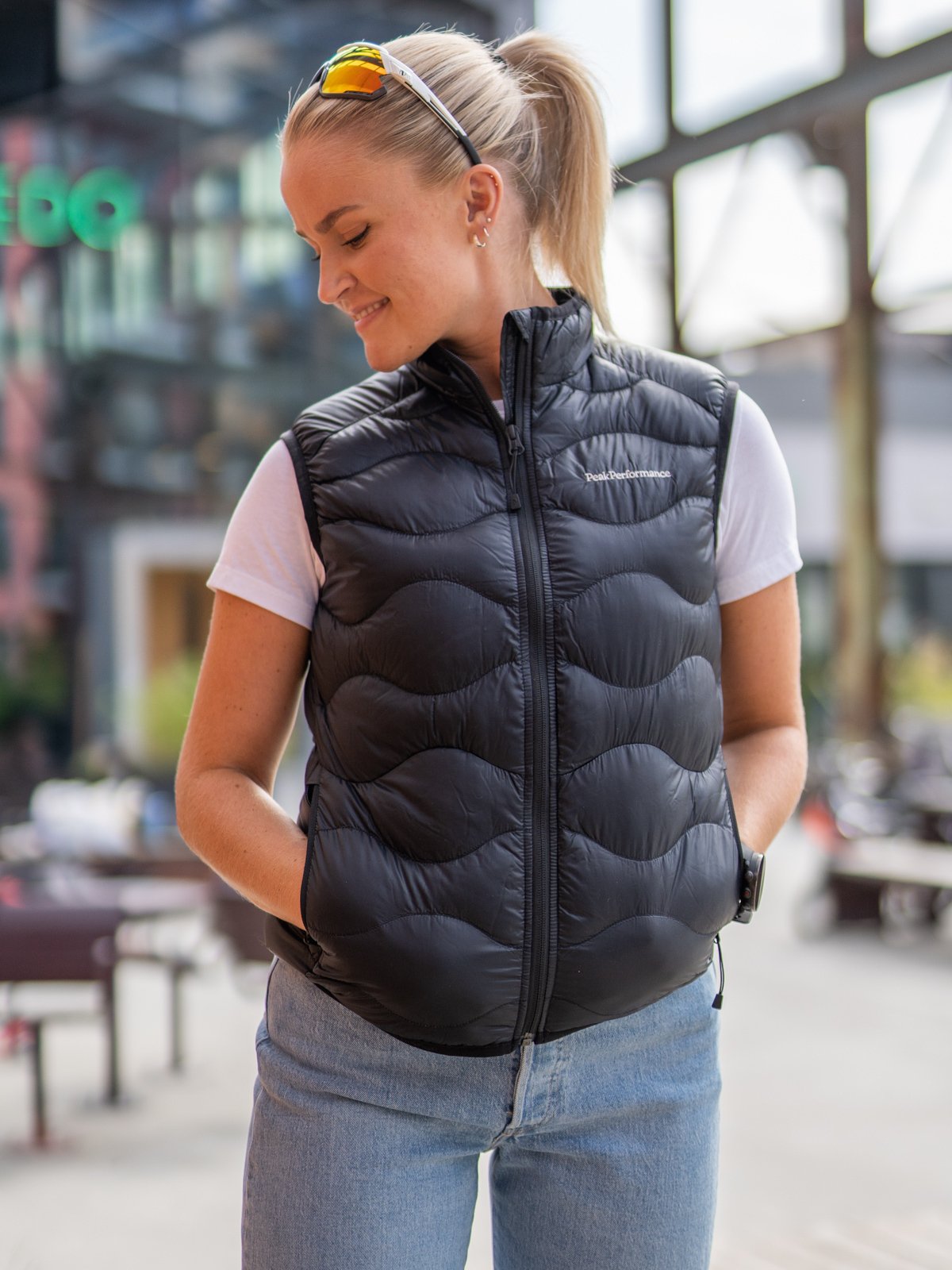 Peak Performance W Helium Down Vest Black