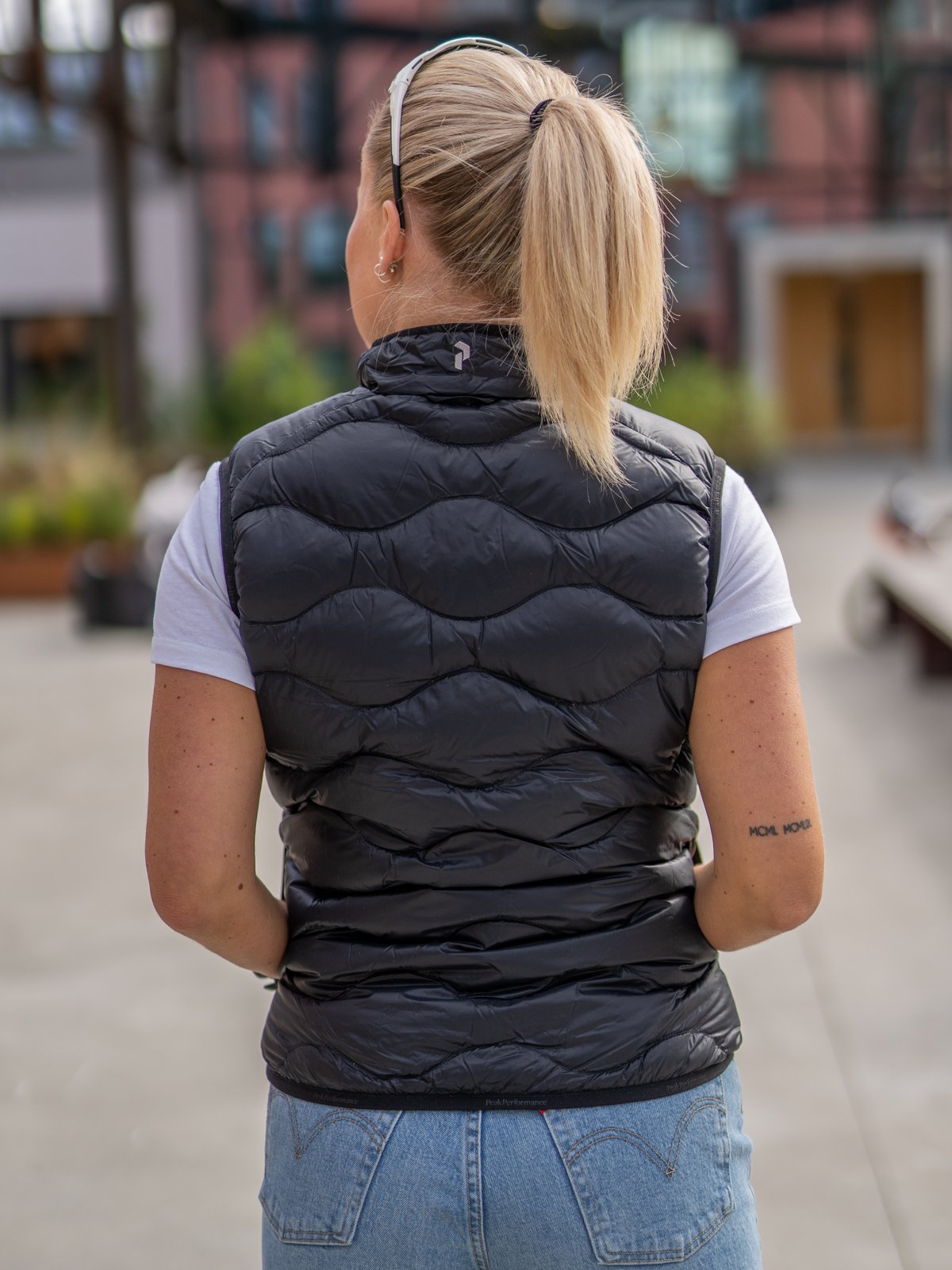 Peak Performance W Helium Down Vest Black