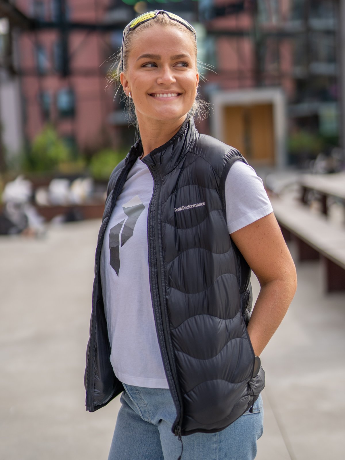 Peak Performance W Helium Down Vest Black