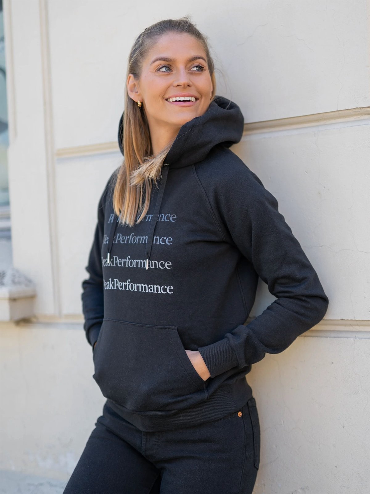 Peak Performance Gound Hood Black