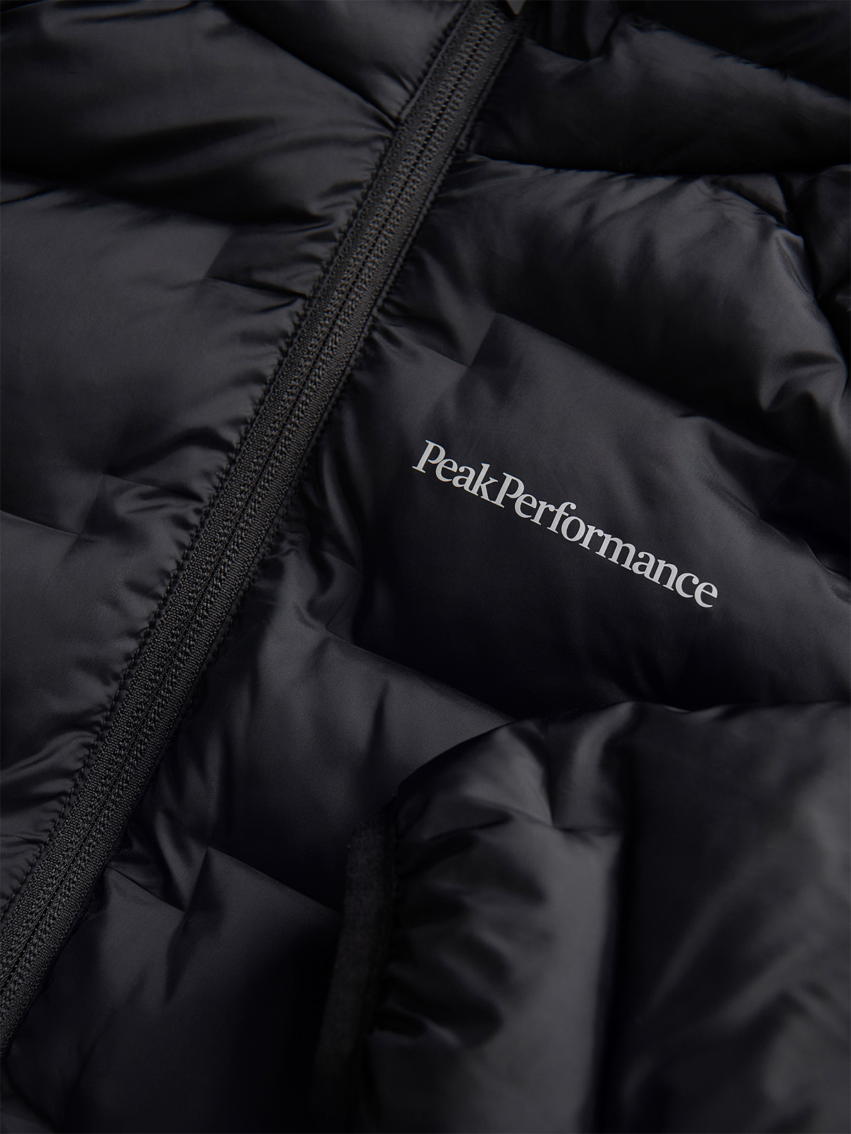 Peak Performance Argon Hood Jacket Black