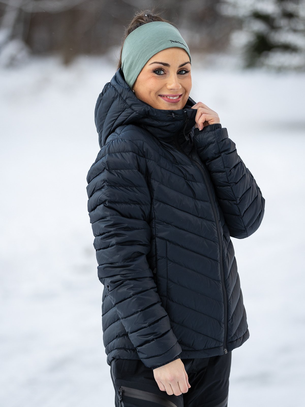 Peak Performance Frost Down Hood Jacket Svart