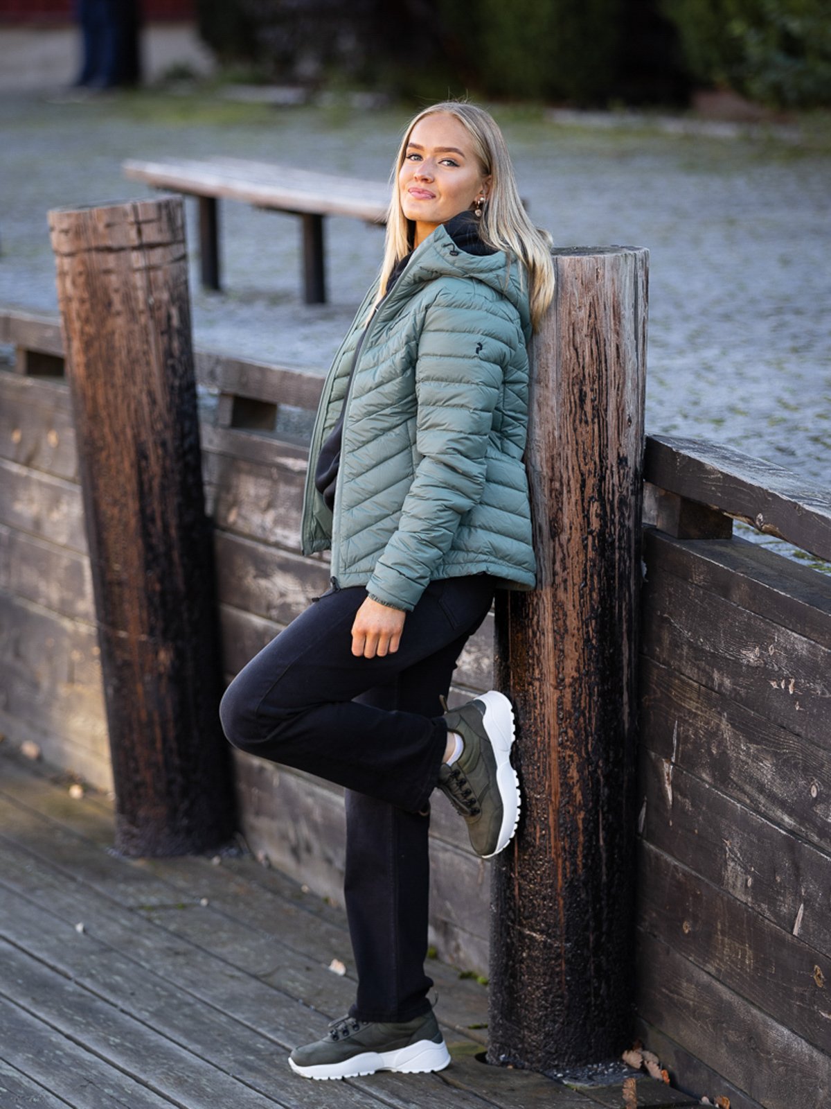 Peak Performance Frost Down Hood Jacket Fells view