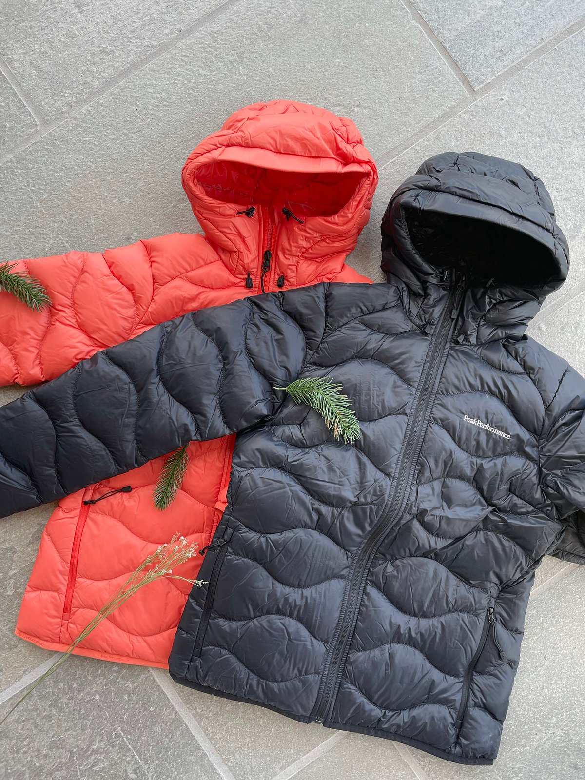 Peak Performance Helium Hood Jacket Black