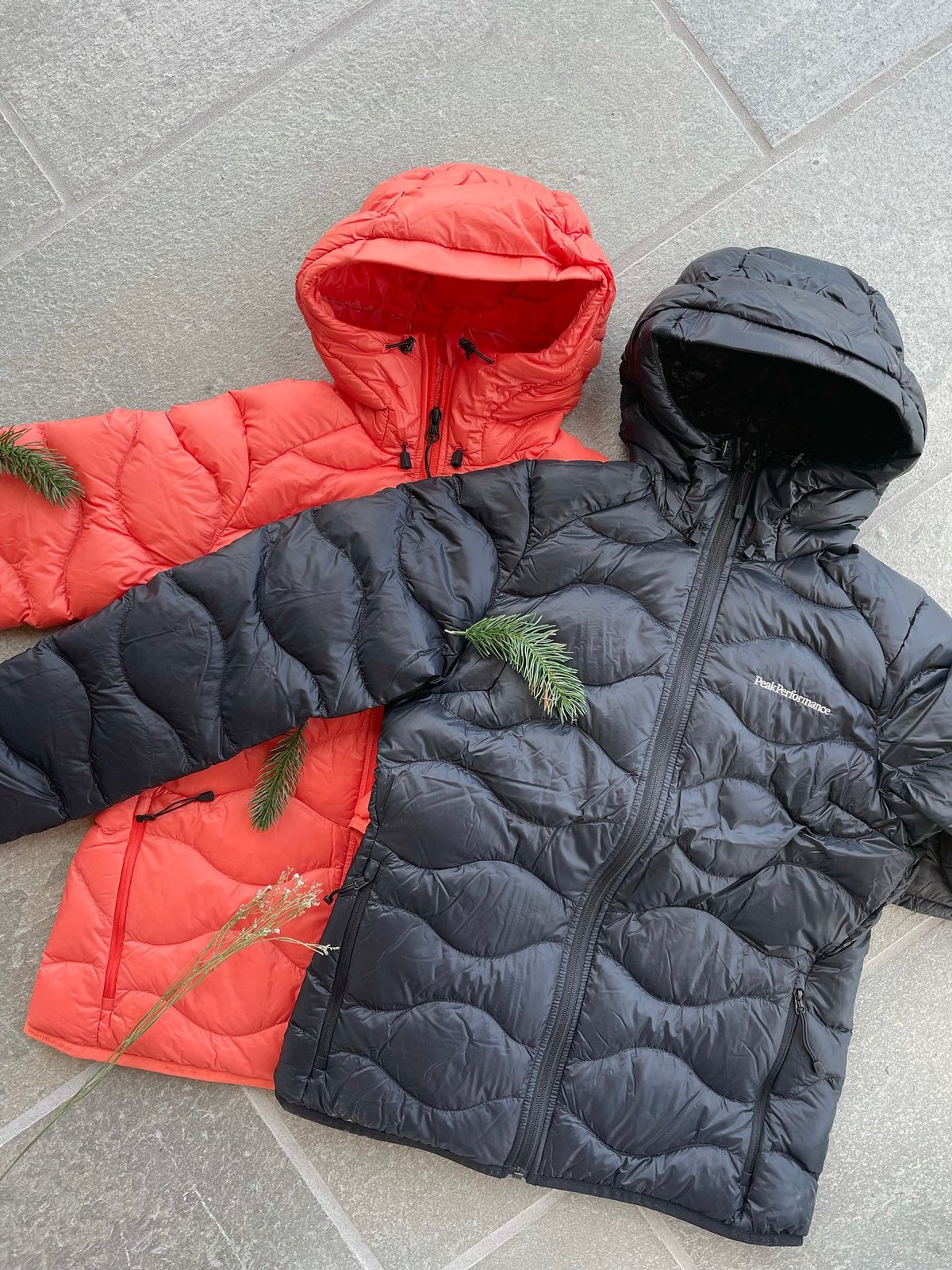 Peak Performance Helium Hood Jacket Black