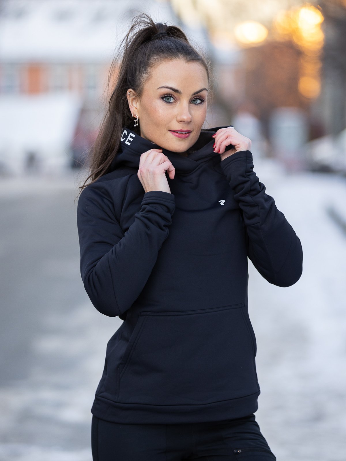 Peak Performance Rider Hood Black