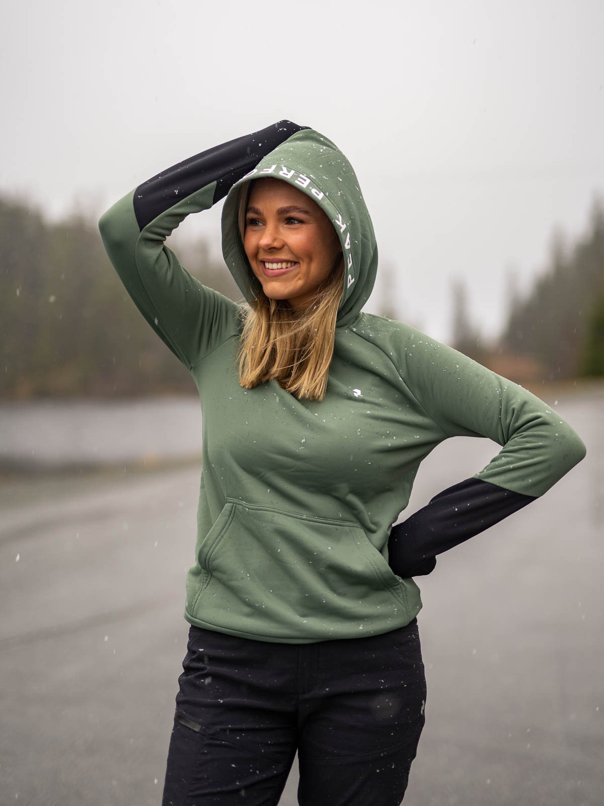 Peak Performance Rider Hood Fells View / Black