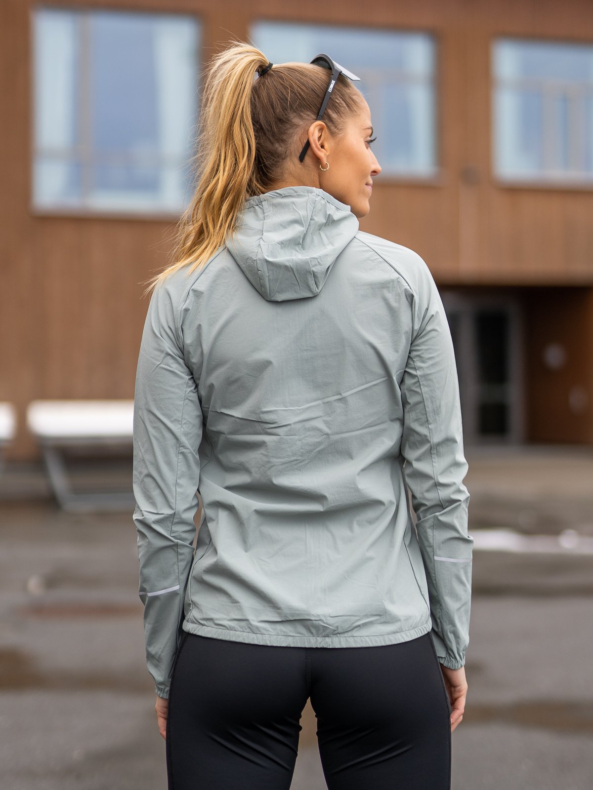 Peak Performance W Light Woven Jacket Ashen Green