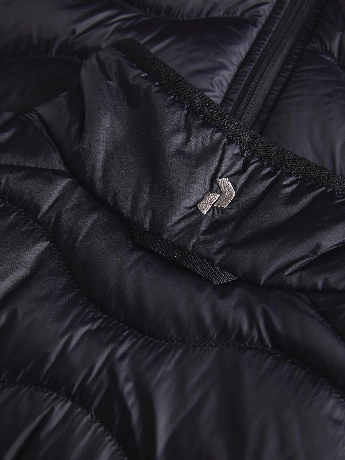 Peak Performance W Helium Down Vest Black