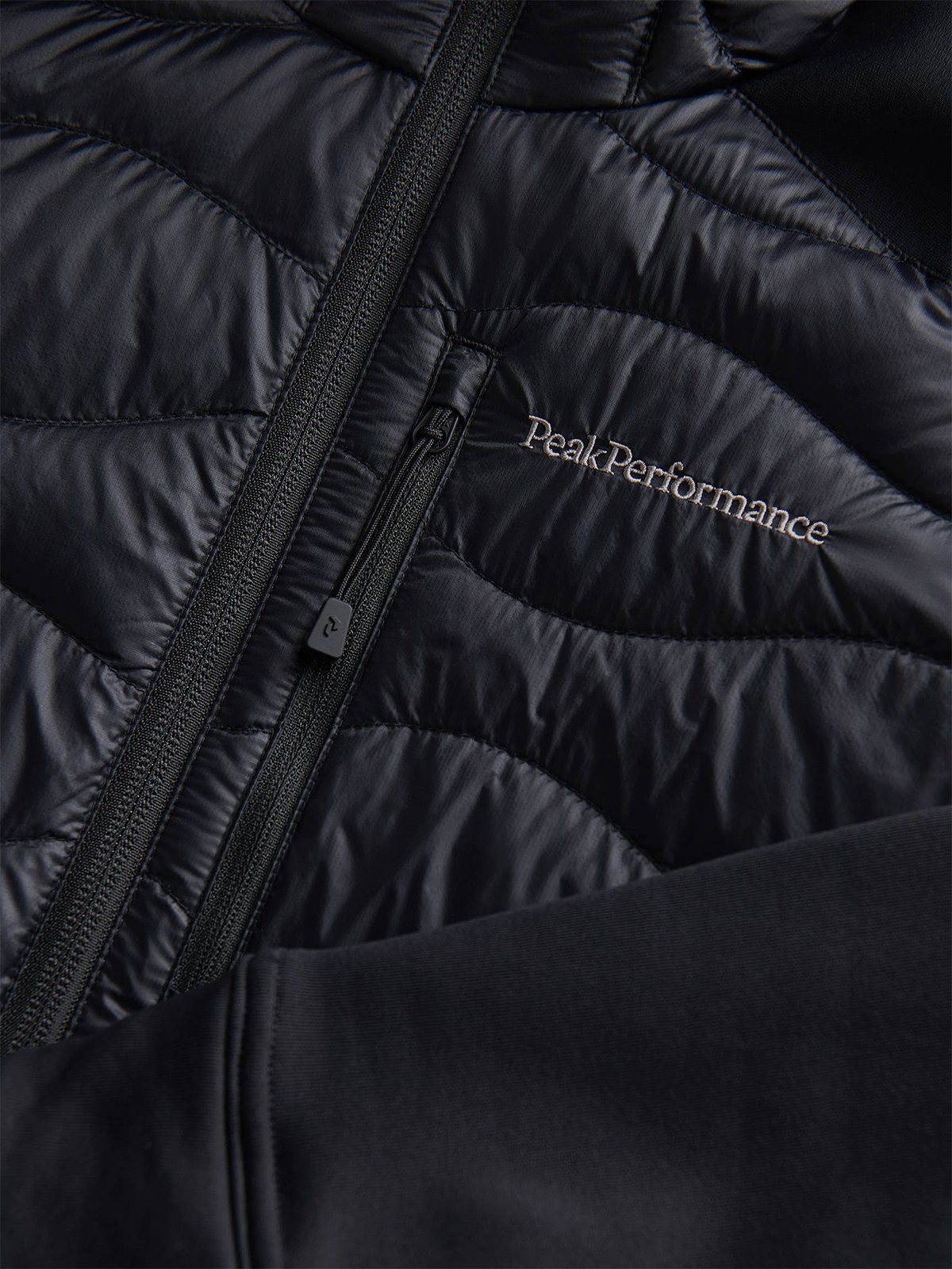 Peak Performance W Helium Down Hybrid Hood J Black