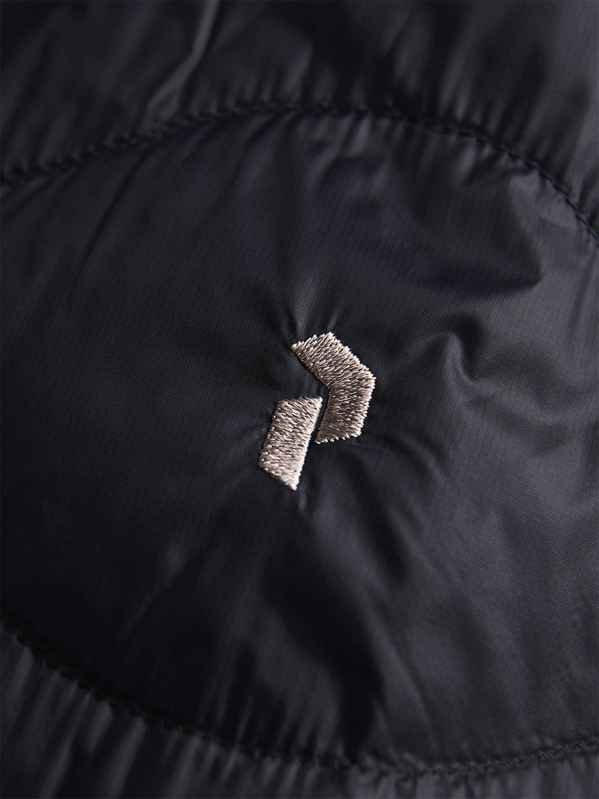 Peak Performance W Helium Down Hood Jacket Black