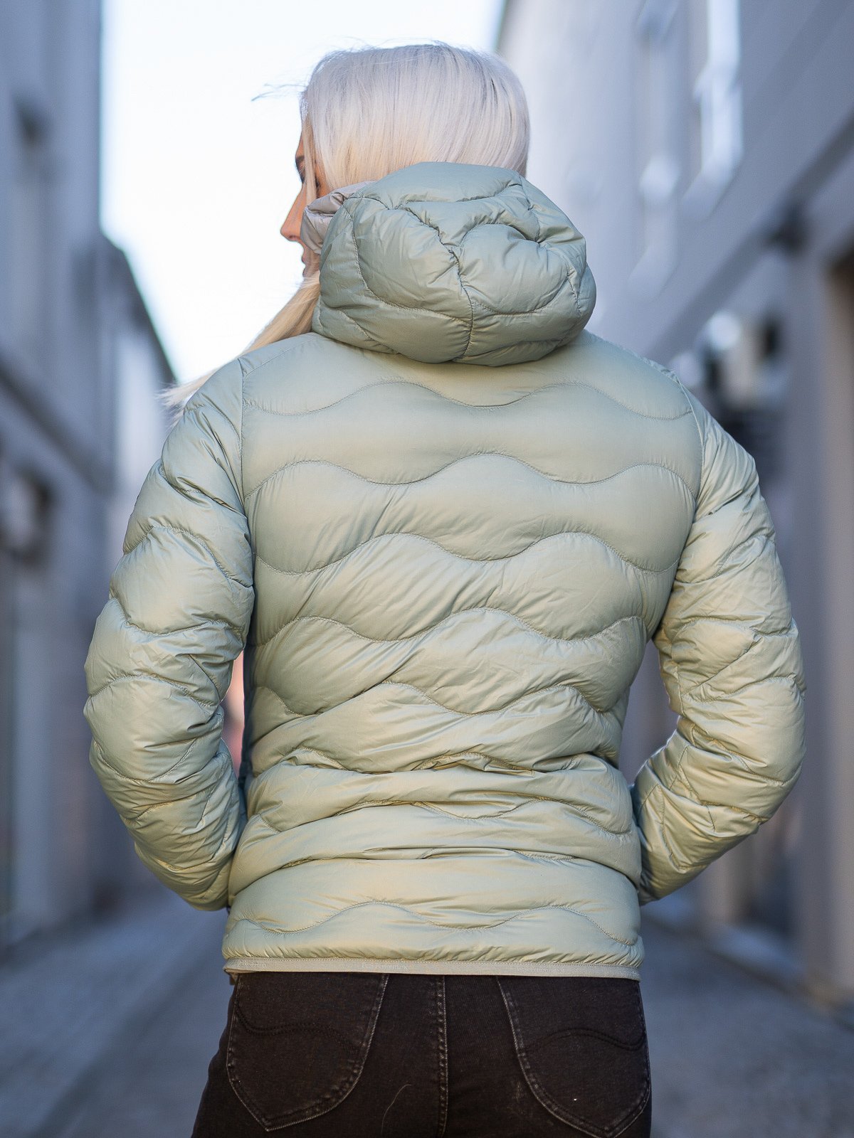 Peak Performance W Helium Down Hood Jacket Ashen Green