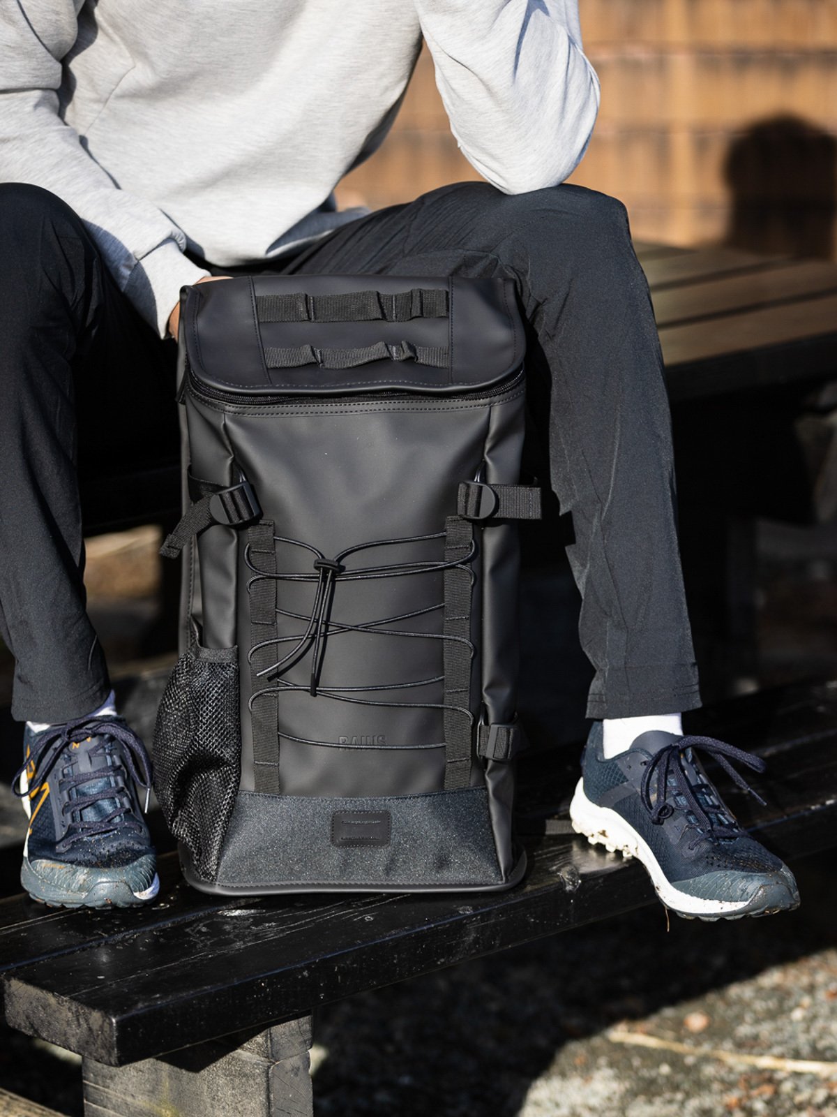 Rains Mountaineer Bag Black