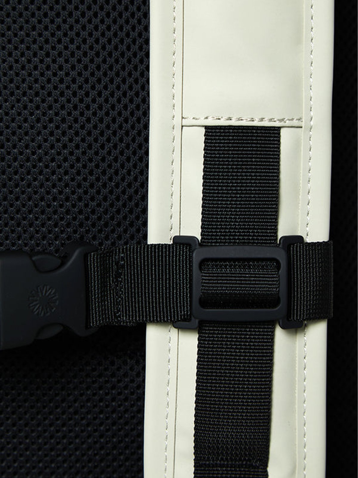 Rains Mountaineer Bag Fossil-Cement