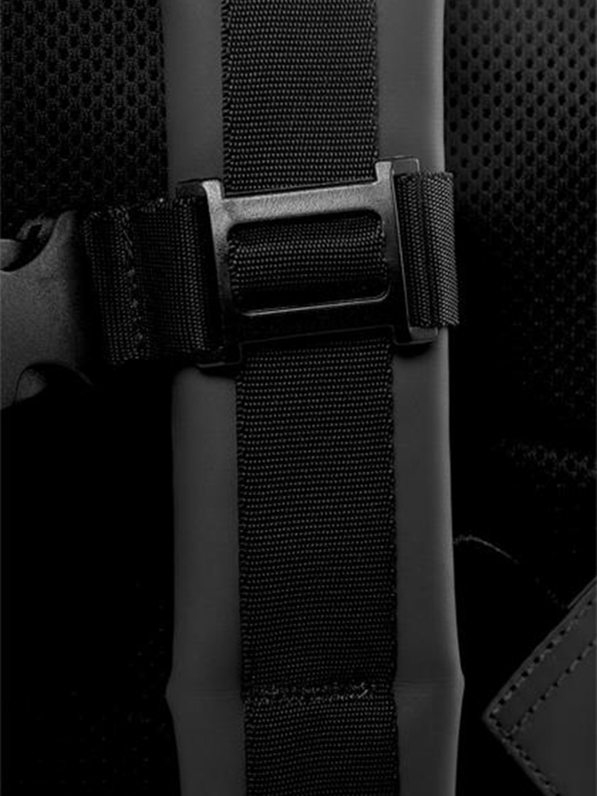 Rains Rolltop Rucksack Black