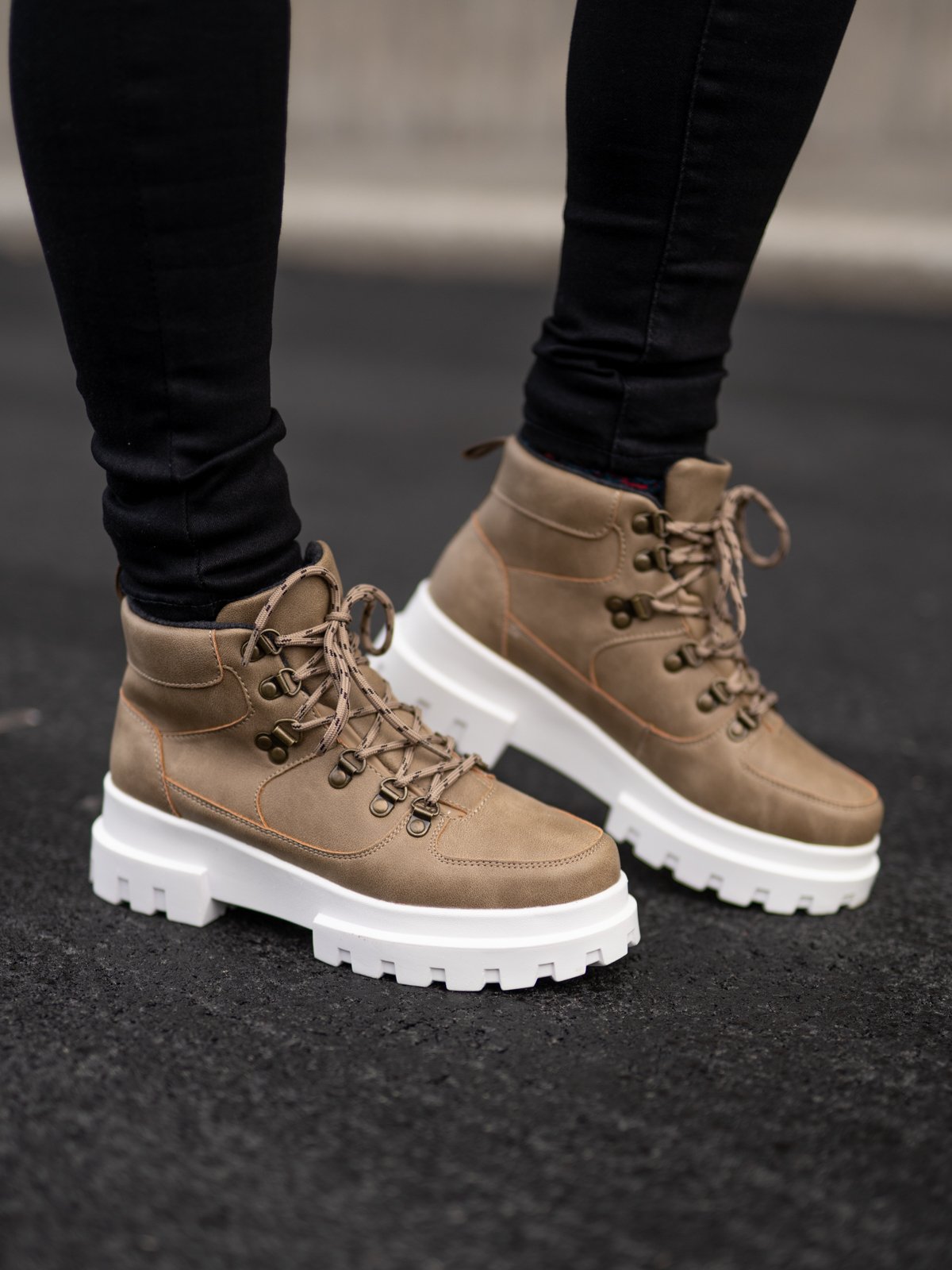 Roberto Rosso Montebello Limestone