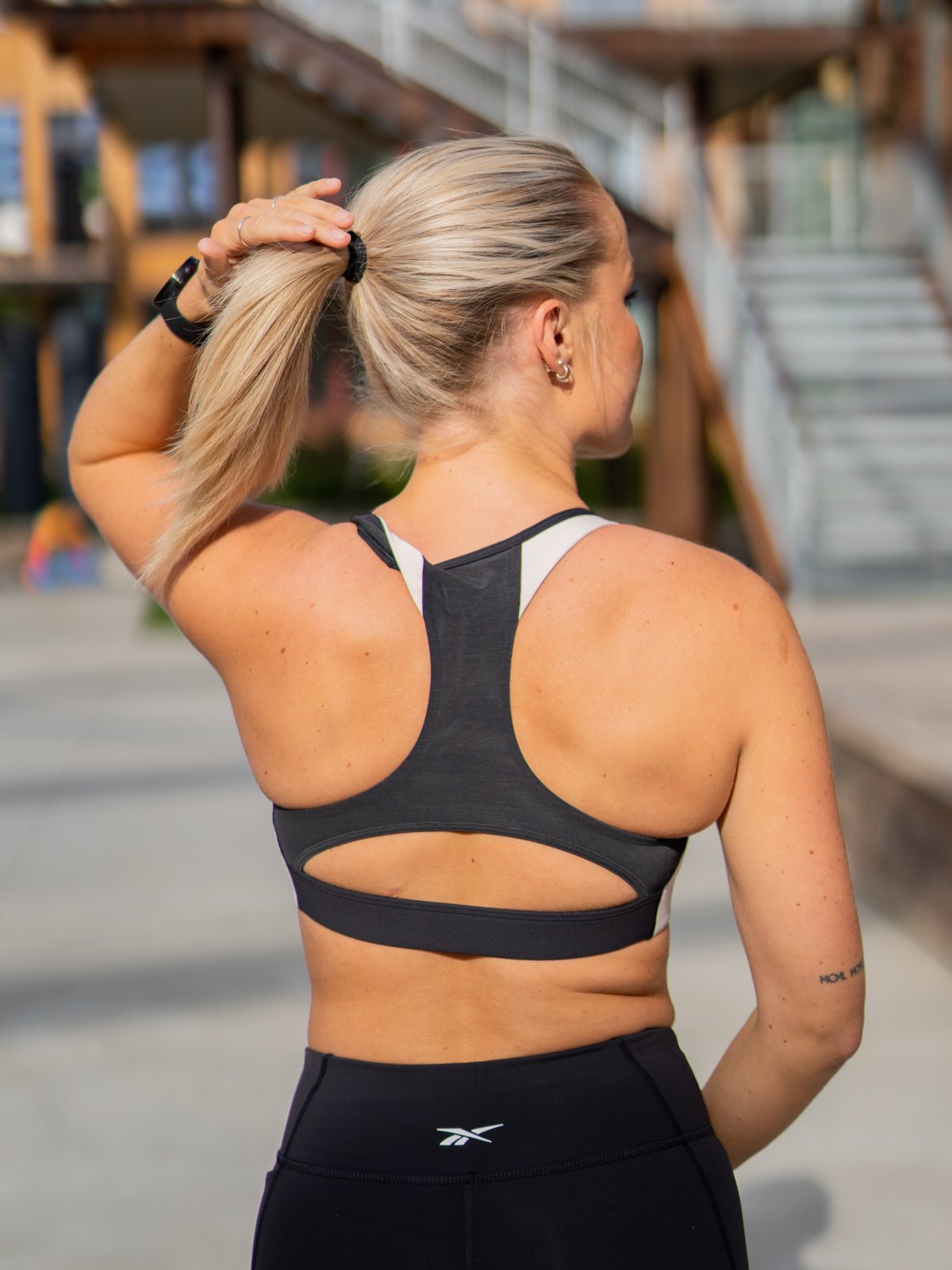 Reebok TS Lux Racer Bra Black / Stucco