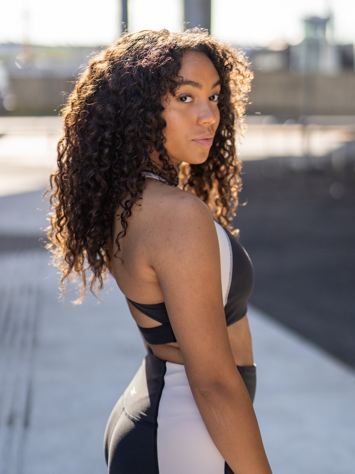 Reebok TS Lux Racer Bra Black / Stucco